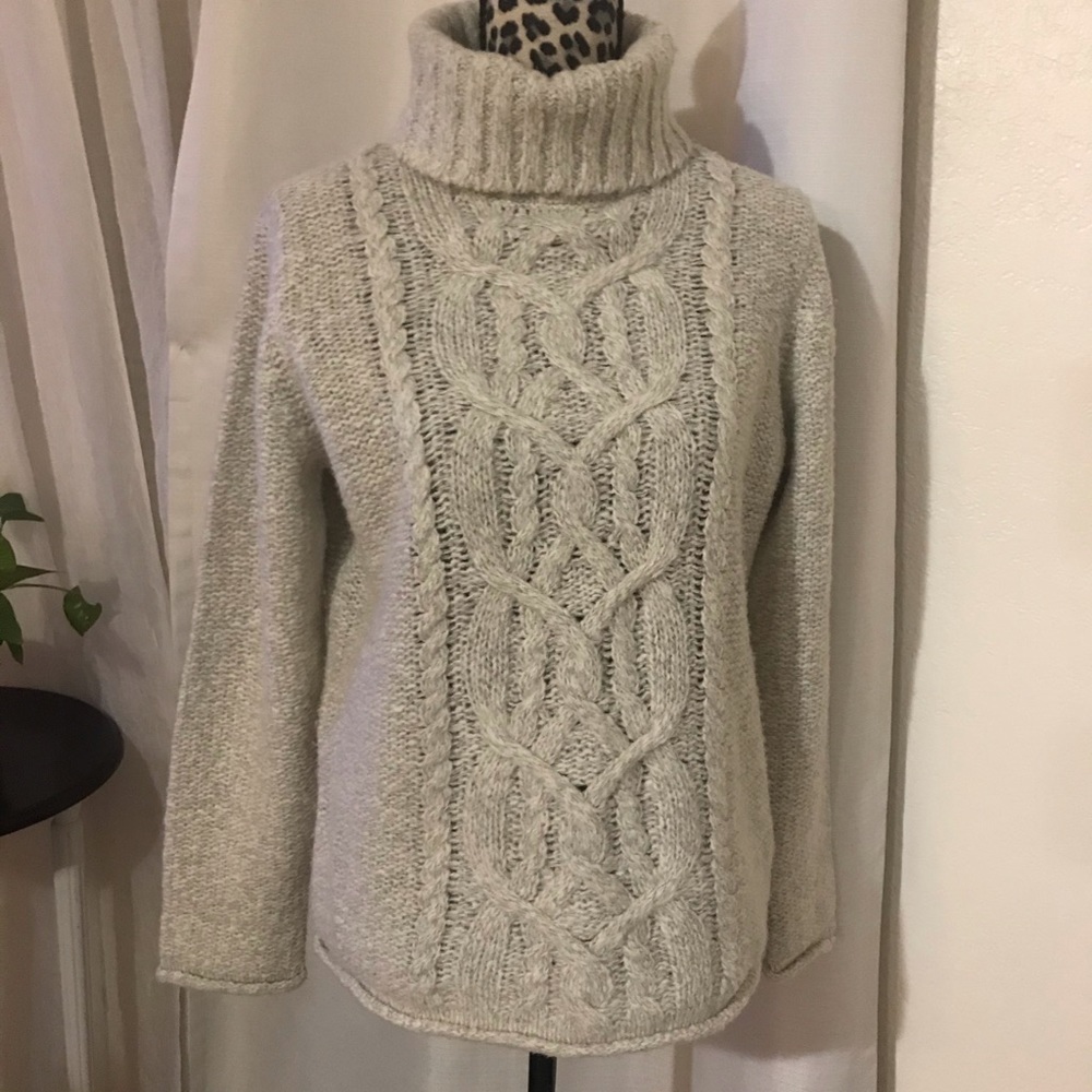 Turtle neck sweater